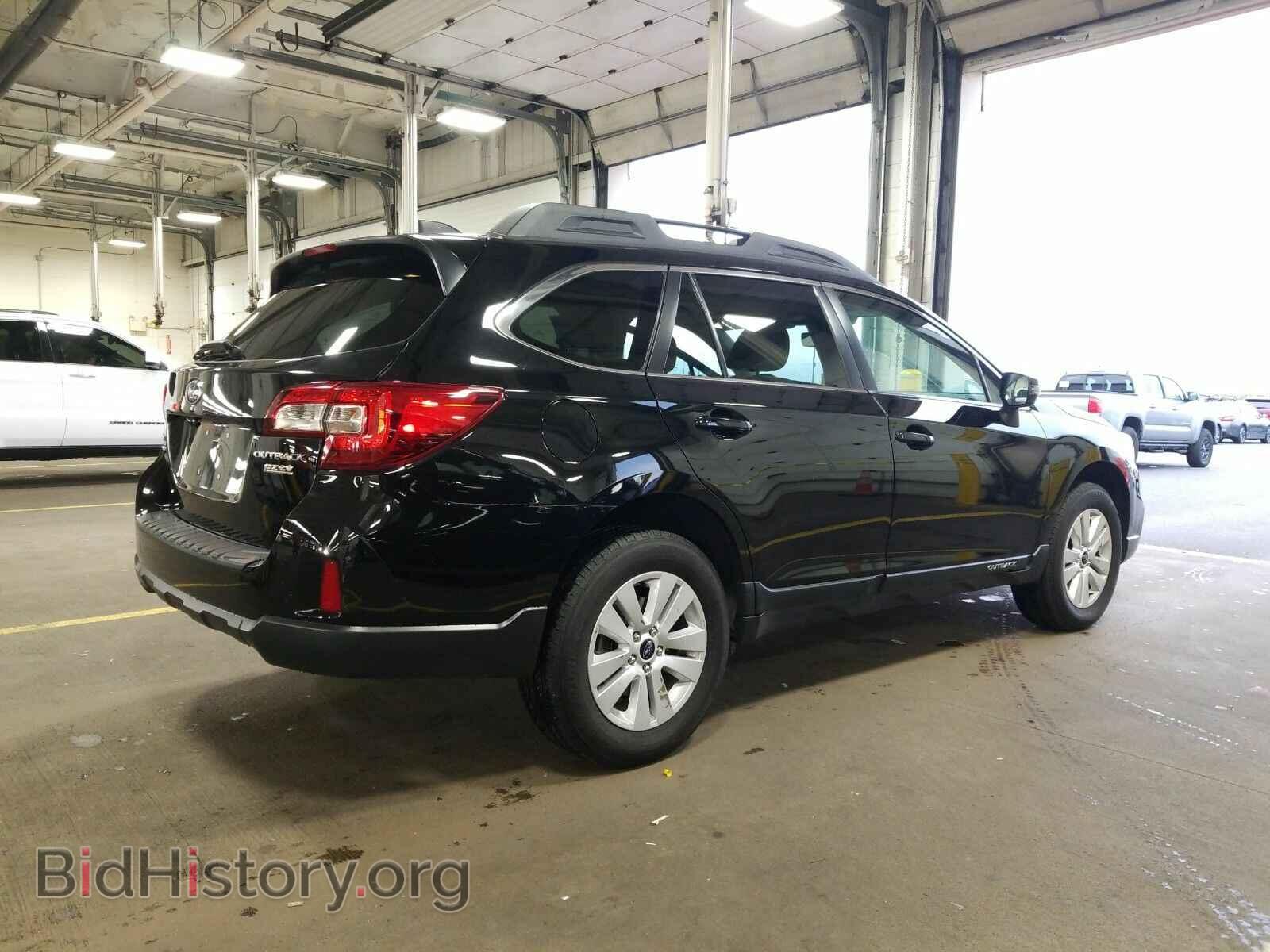 2017 Subaru Outback - VIN: 4S4BSAFCXH3335962 - Фото 2