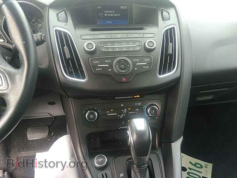 2015 Ford Focus - VIN: 1FADP3K21FL330157 - Фото 4