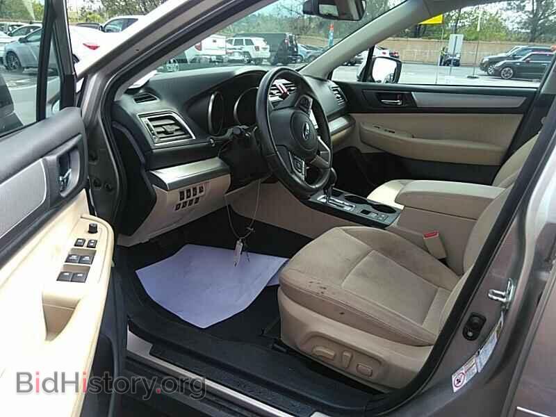 2017 Subaru Outback - VIN: 4S4BSAFCXH3352261 - Фото 3