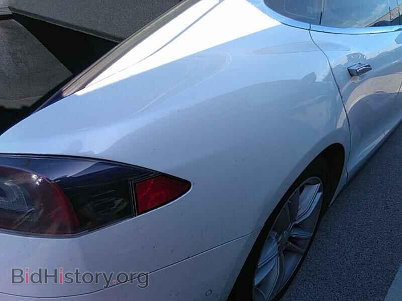 2015 Tesla Model S - VIN: 5YJSA1E27FF106185 - Фото 8
