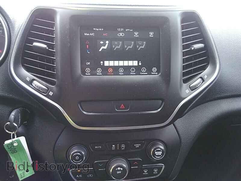 2019 Jeep Cherokee - VIN: 1C4PJLCB5KD205397 - Фото 4