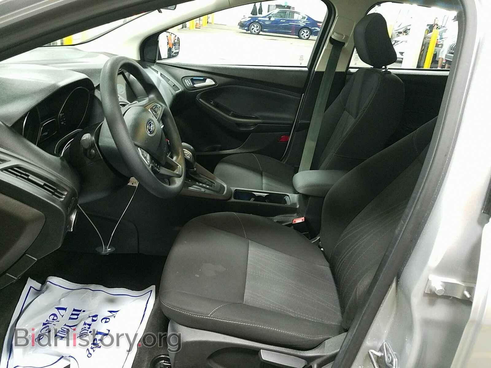 2017 Ford Focus - VIN: 1FADP3M29HL281208 - Фото 3