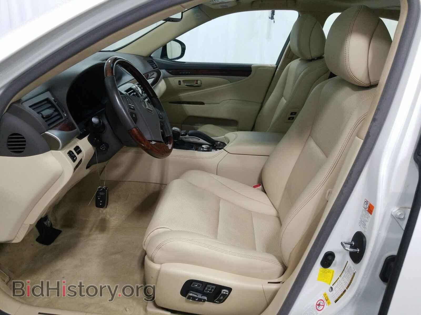 2017 Lexus LS - VIN: JTHBL5EFXH5145411 - Photo 7