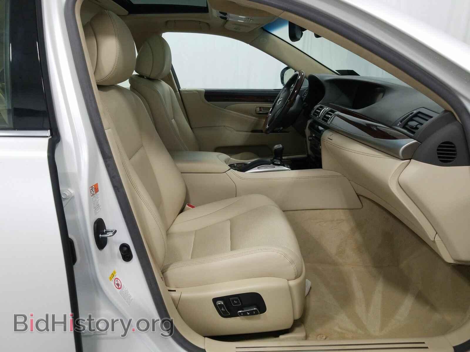 2017 Lexus LS - VIN: JTHBL5EFXH5145411 - Photo 8