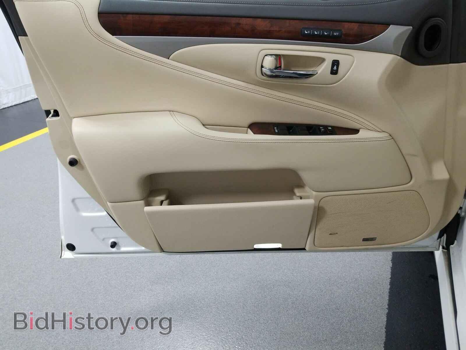 2017 Lexus LS - VIN: JTHBL5EFXH5145411 - Photo 9