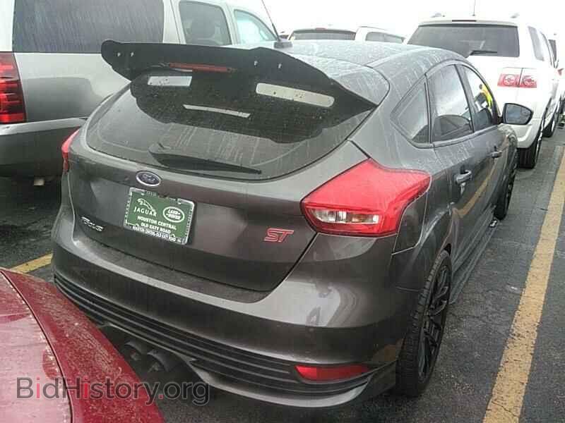 2017 Ford Focus - VIN: 1FADP3L99HL244576 - Photo 2