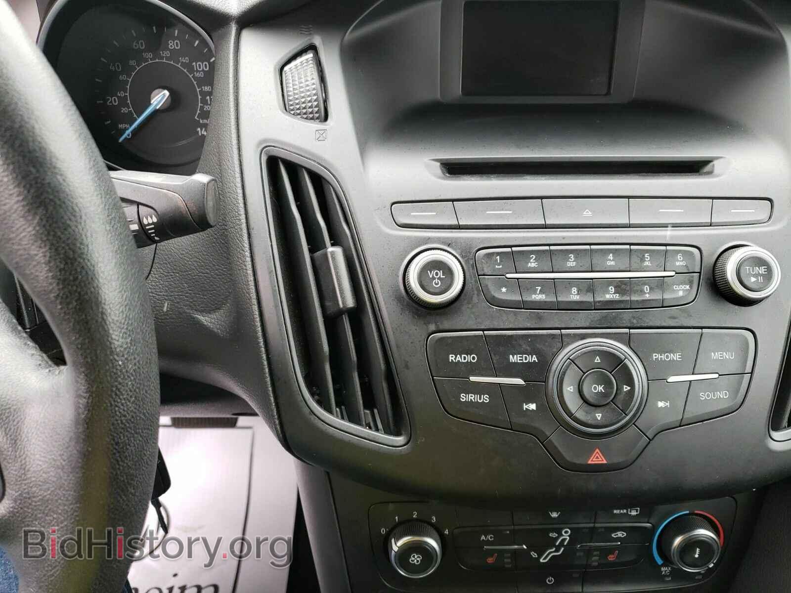 2017 Ford Focus - VIN: 1FADP3F22HL277286 - Фото 4