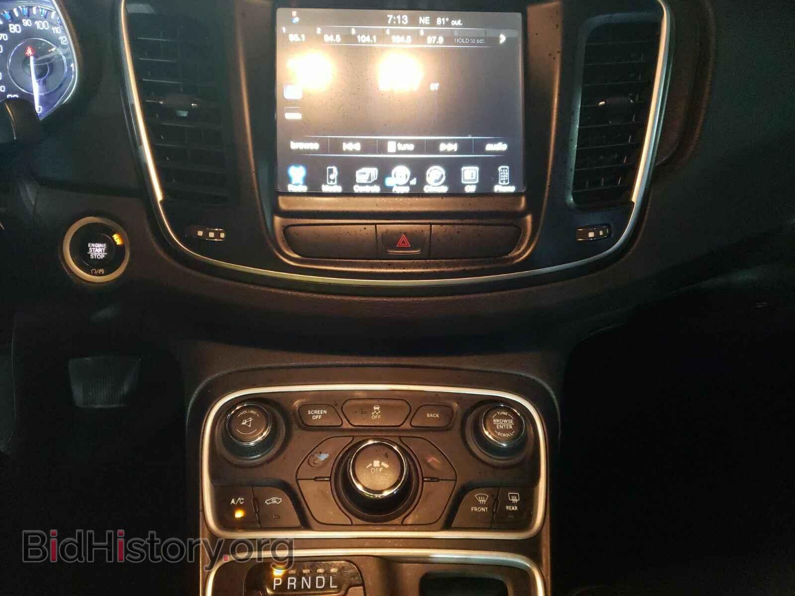 2017 Chrysler 200 - VIN: 1C3CCCAB1HN502721 - Фото 4