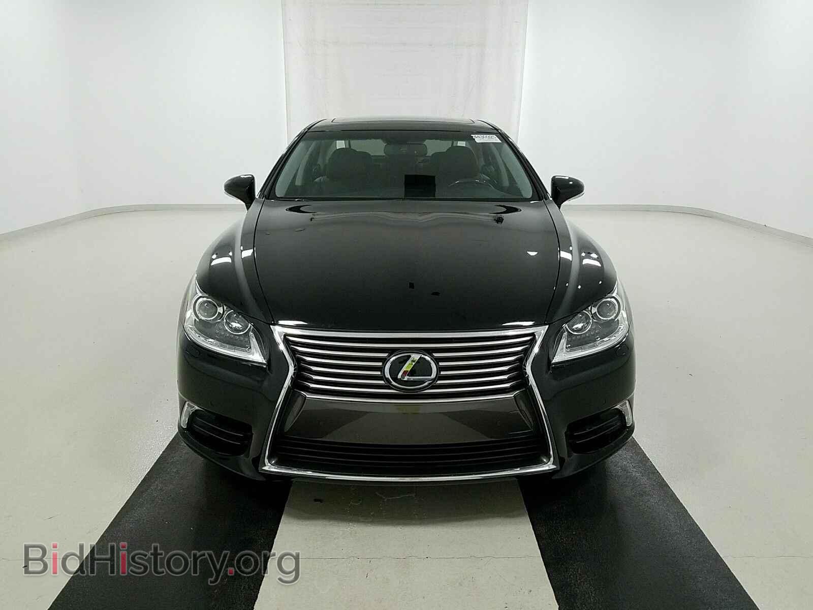 2017 Lexus LS - VIN: JTHBL5EF0H5143456 - Photo 2