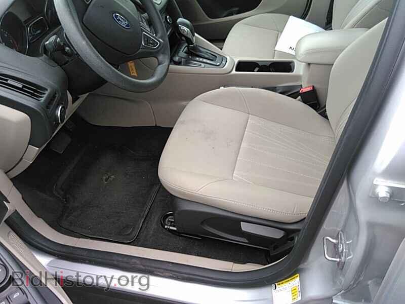 2018 Ford Focus - VIN: 1FADP3F28JL252432 - Фото 3
