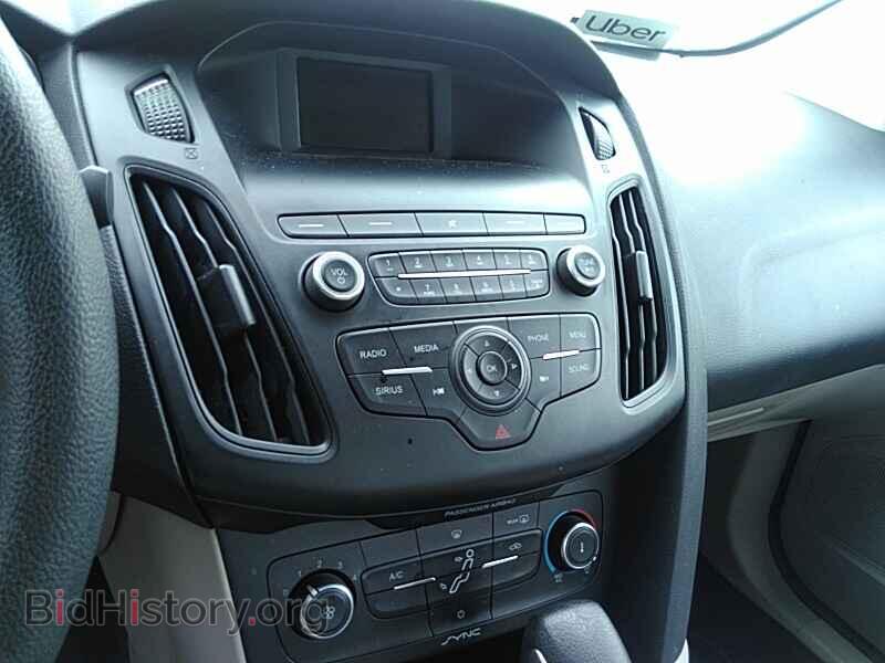 2018 Ford Focus - VIN: 1FADP3F28JL252432 - Фото 4