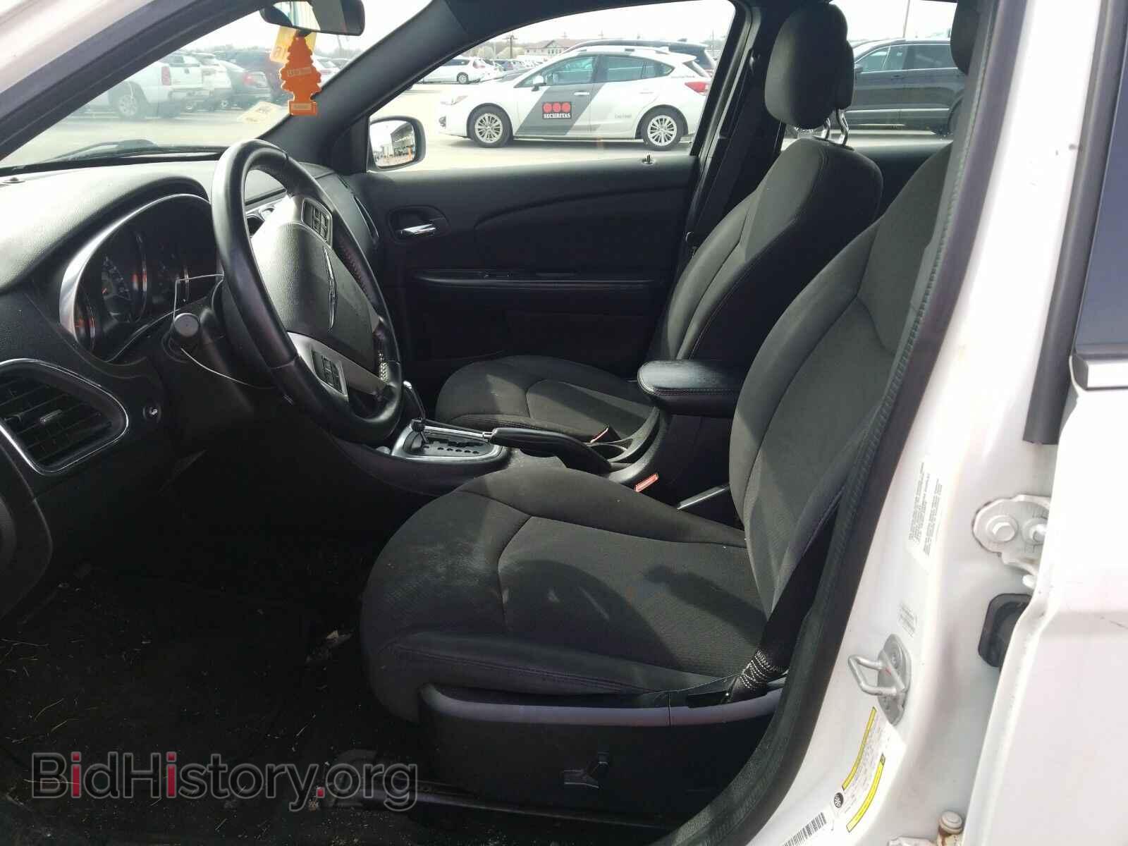 2013 Chrysler 200 - VIN: 1C3CCBBB4DN773081 - Фото 3