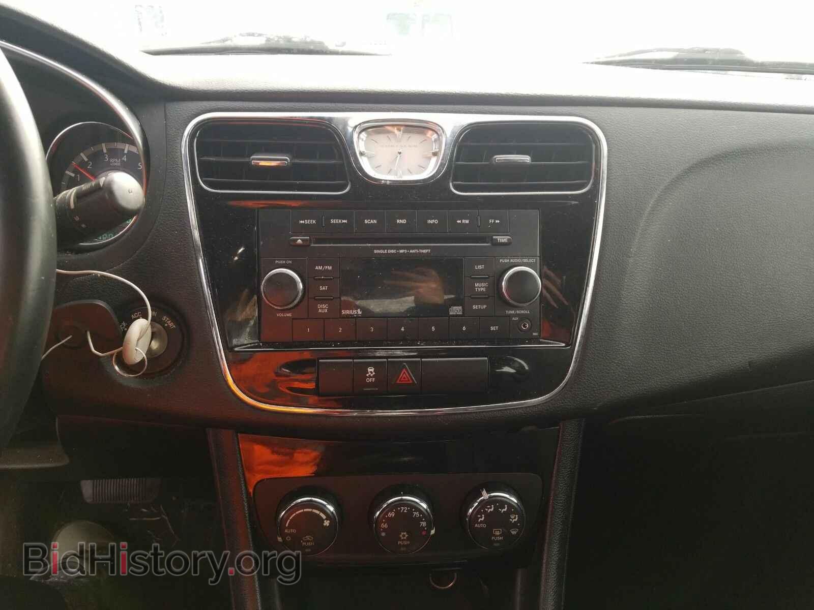 2013 Chrysler 200 - VIN: 1C3CCBBB4DN773081 - Фото 4