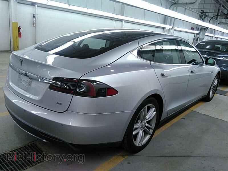 2014 Tesla Model S - VIN: 5YJSA1H16EFP28570 - Фото 2