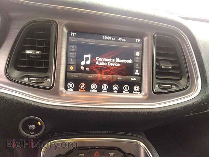 2017 Dodge Challenger - VIN: 2C3CDZBT9HH604784 - Фото 4