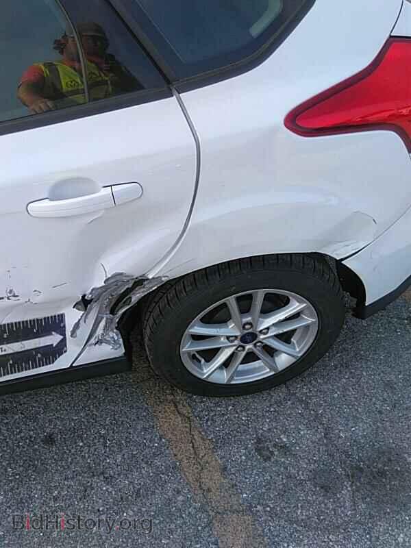 2015 Ford Focus - VIN: 1FADP3K27FL202022 - Фото 9