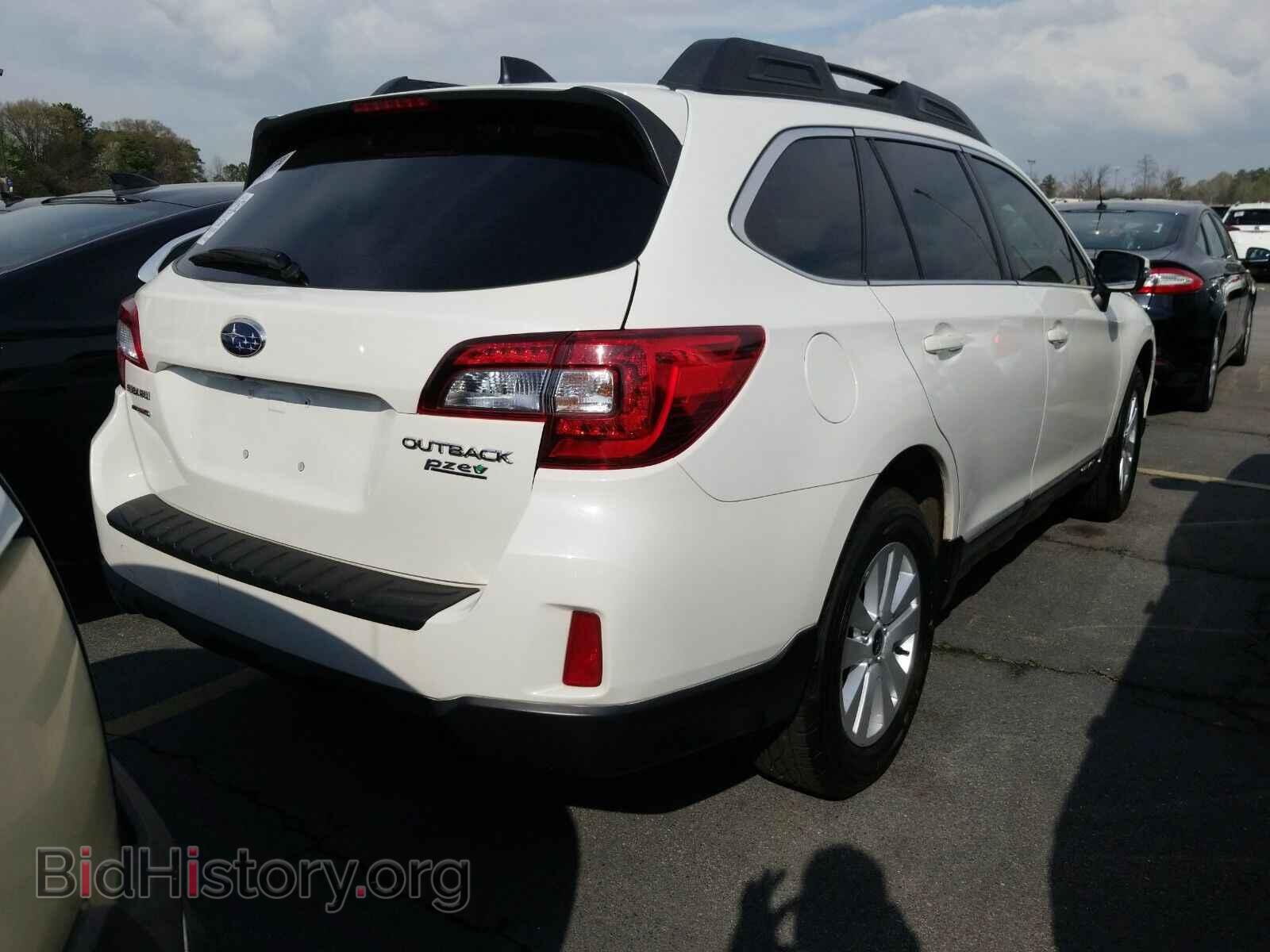 2017 Subaru Outback - VIN: 4S4BSAFC6H3306281 - Фото 2