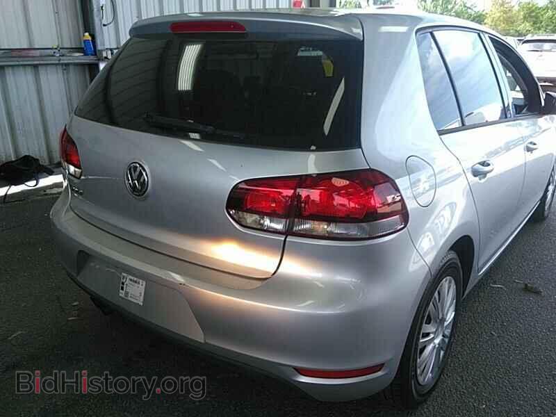 2013 Volkswagen Golf - VIN: WVWDB7AJ1DW138564 - Фото 2