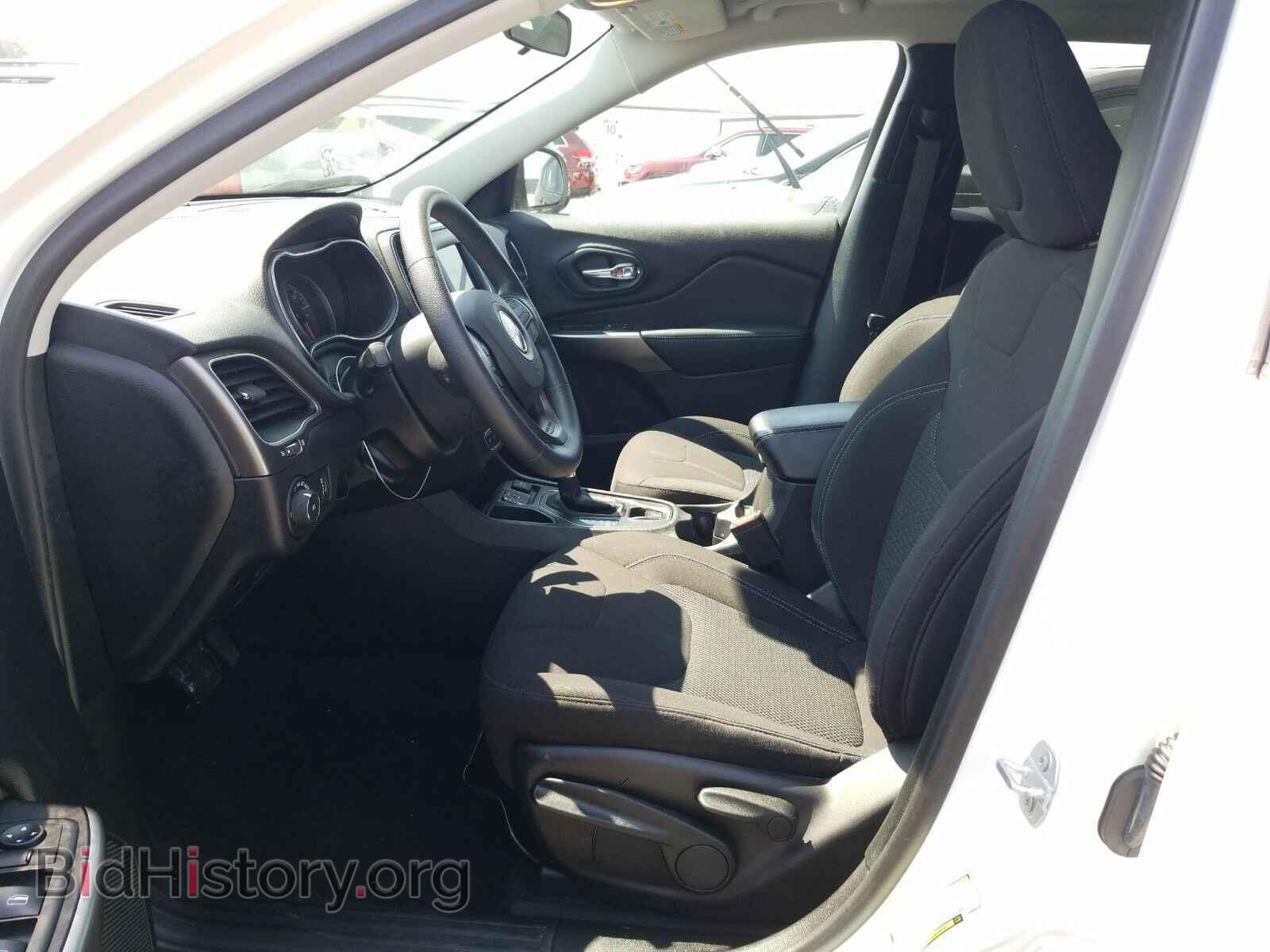 2019 Jeep Cherokee - VIN: 1C4PJLCB4KD486432 - Фото 3