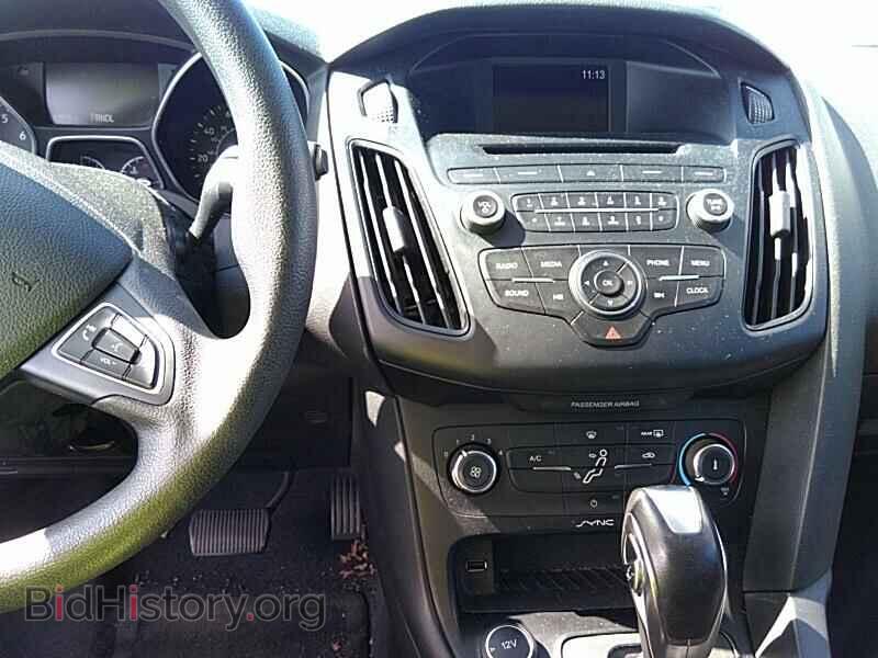 2016 Ford Focus - VIN: 1FADP3K25GL276444 - Photo 4