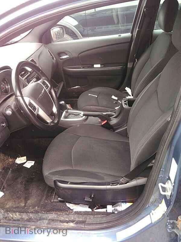 2011 Chrysler 200 - VIN: 1C3BC1FB4BN613957 - Фото 3