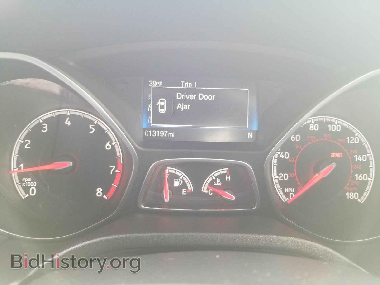 2018 Ford Focus - VIN: 1FADP3L98JL276196 - Фото 5