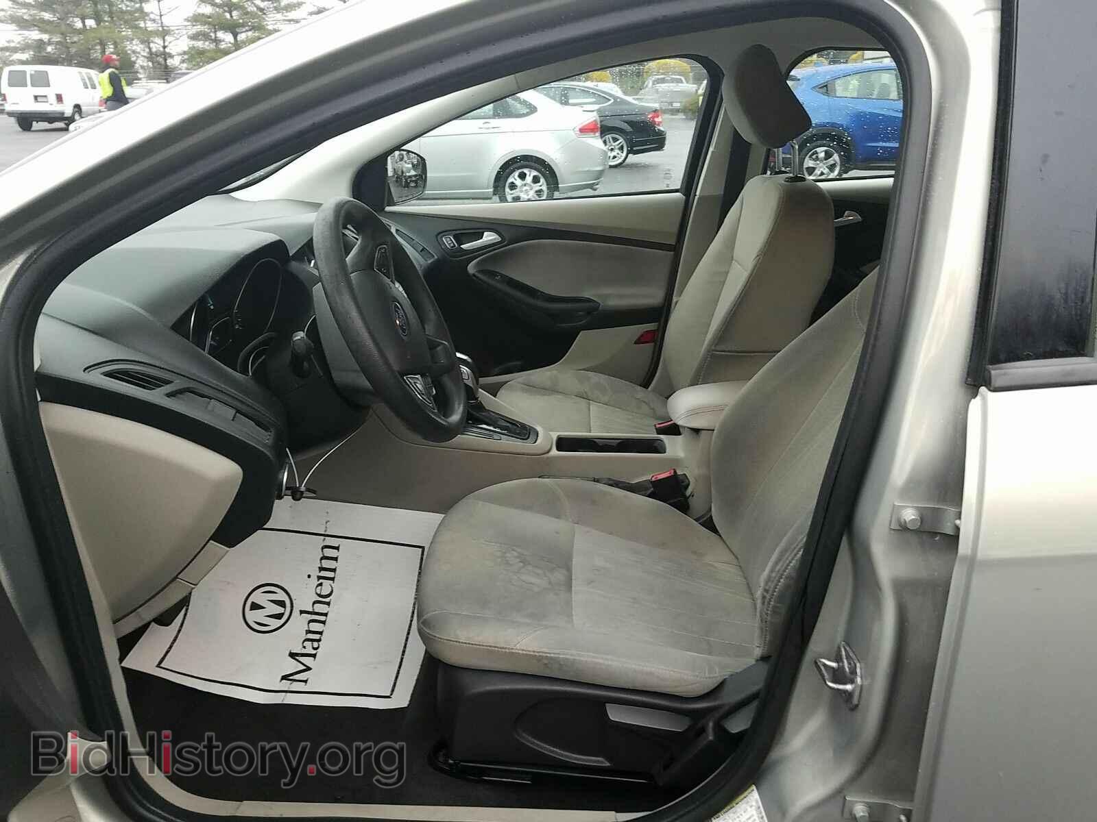 2016 Ford Focus - VIN: 1FADP3F26GL365109 - Photo 3