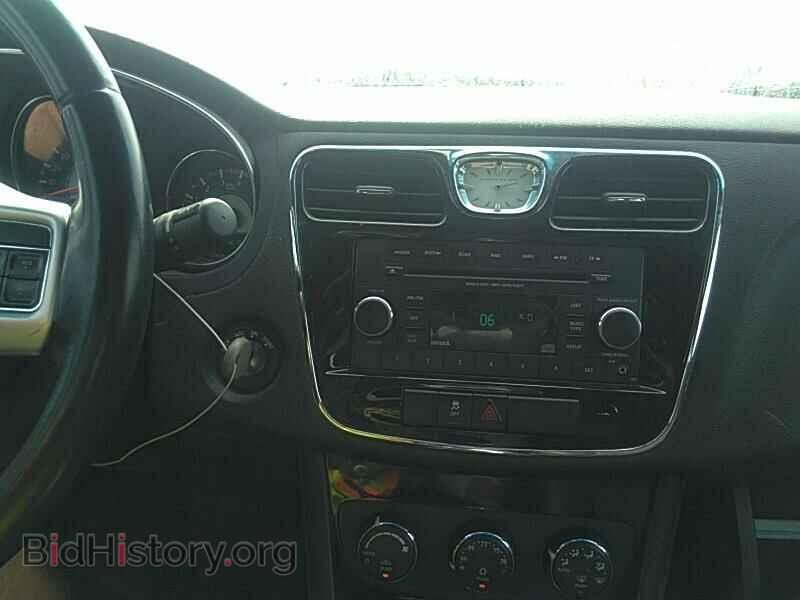 2013 Chrysler 200 - VIN: 1C3CCBBG8DN677997 - Фото 4