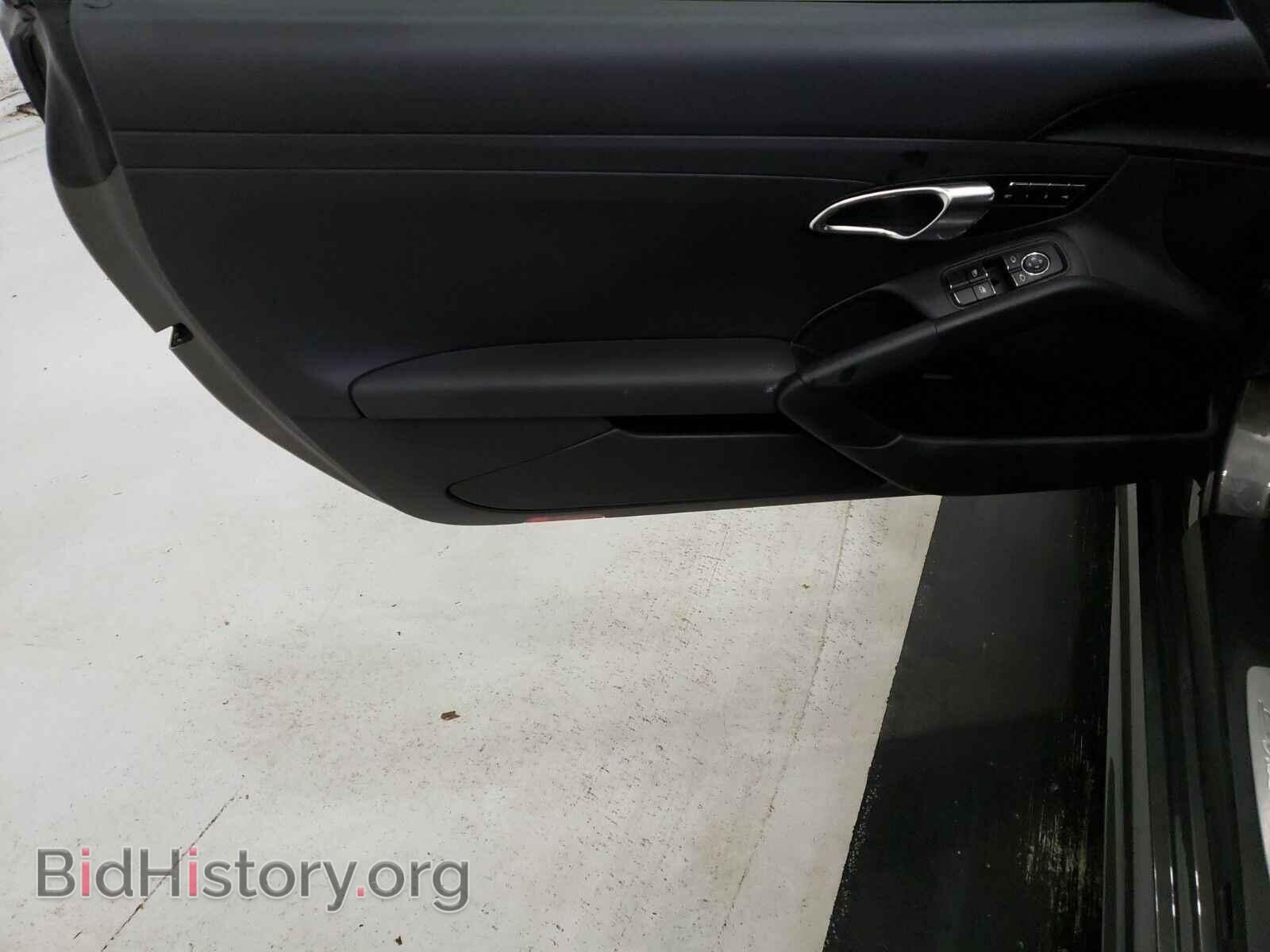 2017 Porsche 718 Boxster - VIN: WP0CA2A80HS220393 - Фото 9