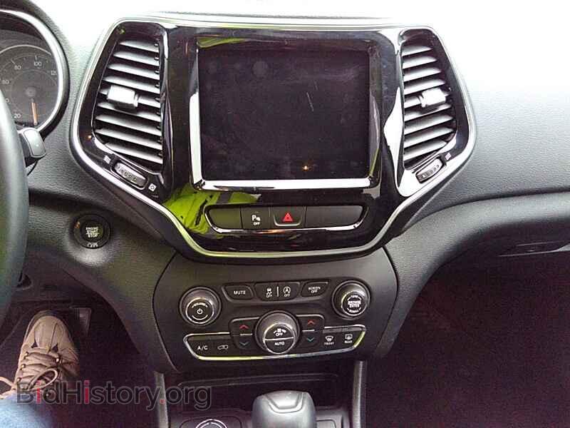 2019 Jeep Cherokee - VIN: 1C4PJMDX5KD165600 - Фото 4