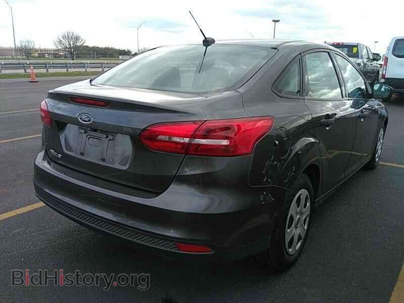 2018 Ford Focus - VIN: 1FADP3E22JL229746 - Фото 2
