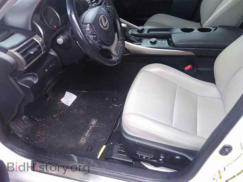 2016 Lexus IS 200t - VIN: JTHBA1D29G5017527 - Фото 3