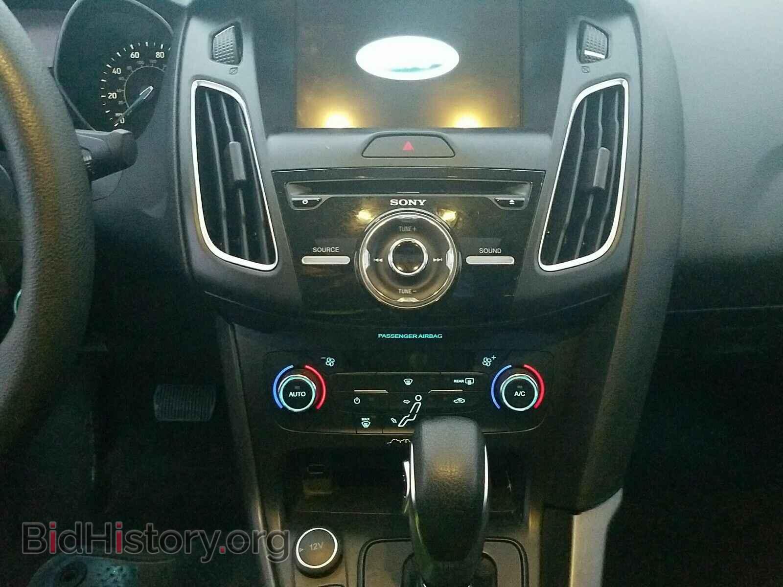 2017 Ford Focus - VIN: 1FADP3H29HL236778 - Фото 4