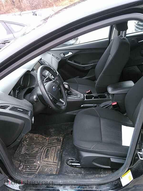 2017 Ford Focus - VIN: 1FADP3M26HL203369 - Фото 3
