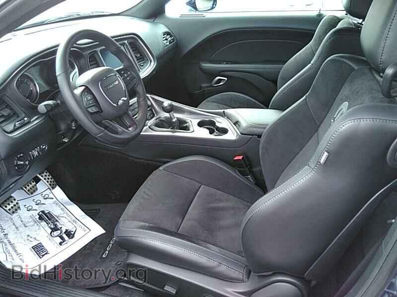 2017 Dodge Challenger - VIN: 2C3CDZFJ8HH587131 - Фото 3