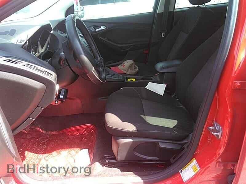 2016 Ford Focus - VIN: 1FADP3F28GL369064 - Photo 3