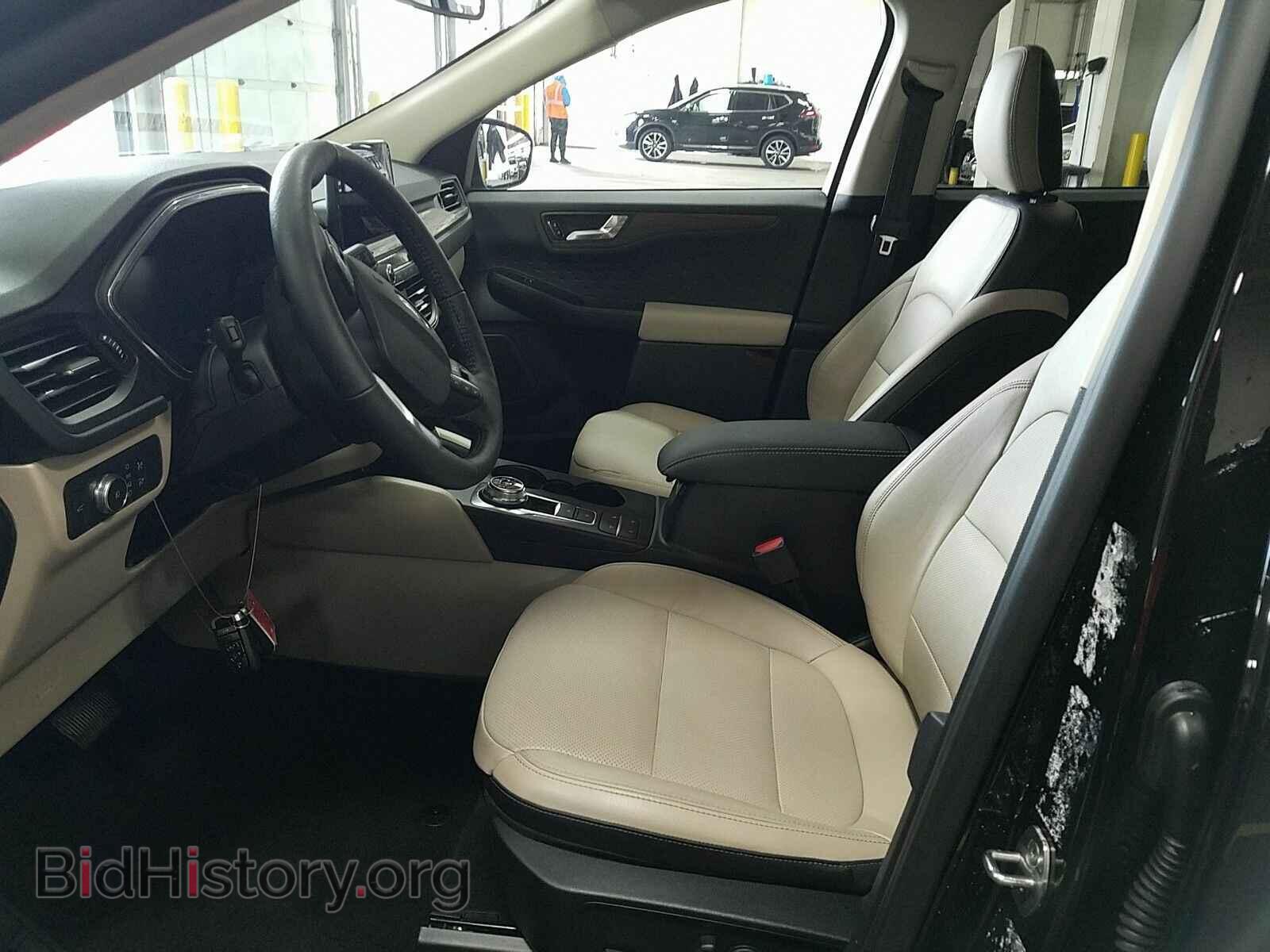 2020 Ford Escape - VIN: 1FMCU9J9XLUA21496 - Photo 3