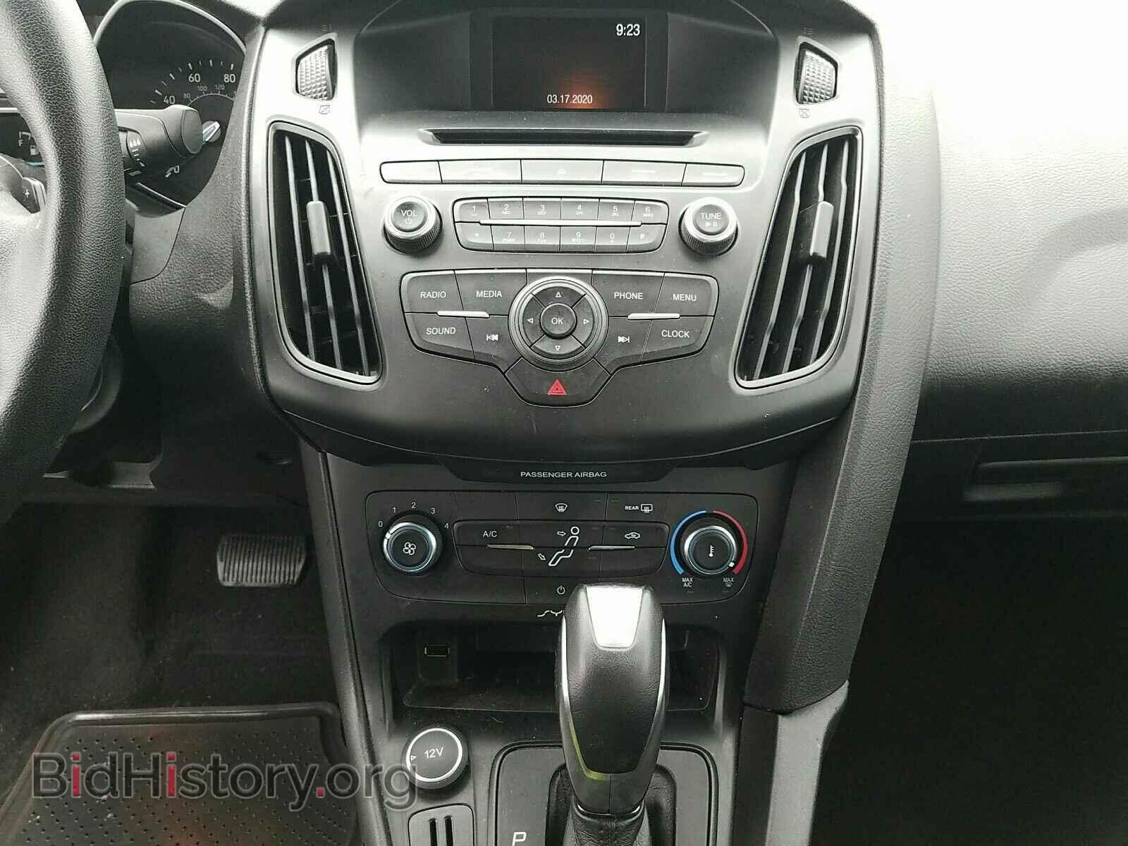2015 Ford Focus - VIN: 1FADP3F27FL313034 - Photo 4