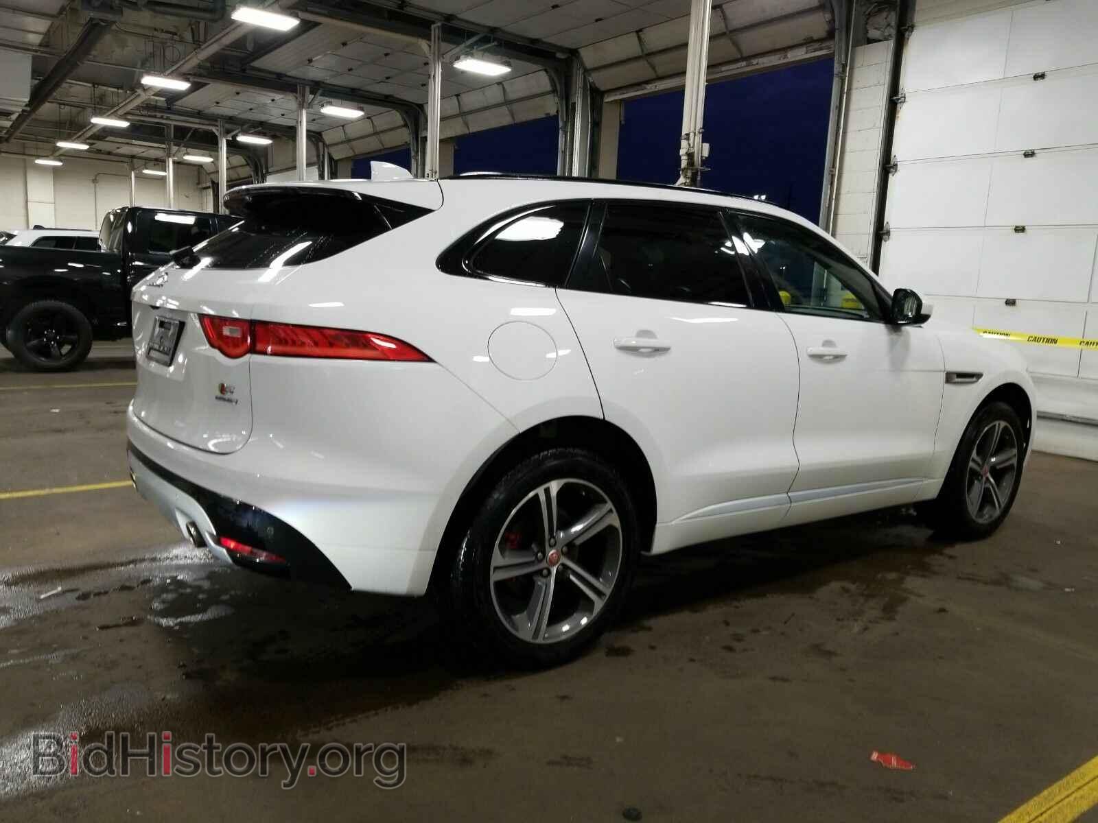 2018 Jaguar F-PACE - VIN: SADCM2FVXJA292241 - Фото 2