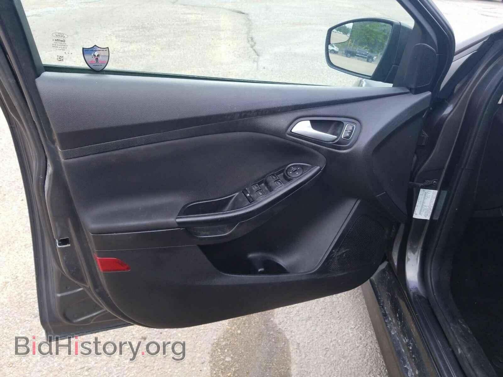2015 Ford Focus - VIN: 1FADP3F26FL381955 - Photo 9