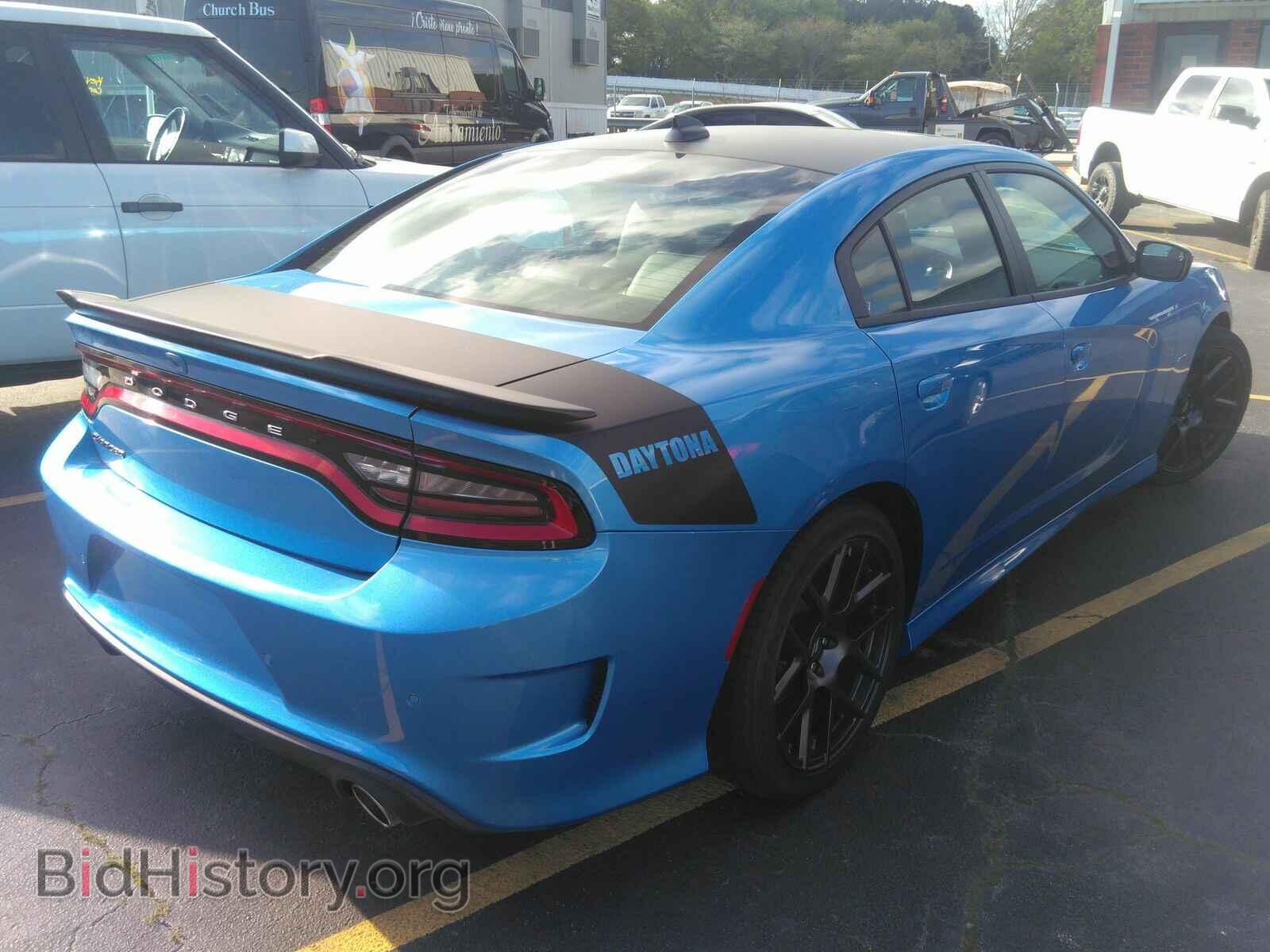 2019 Dodge Charger - VIN: 2C3CDXCTXKH592879 - Фото 2