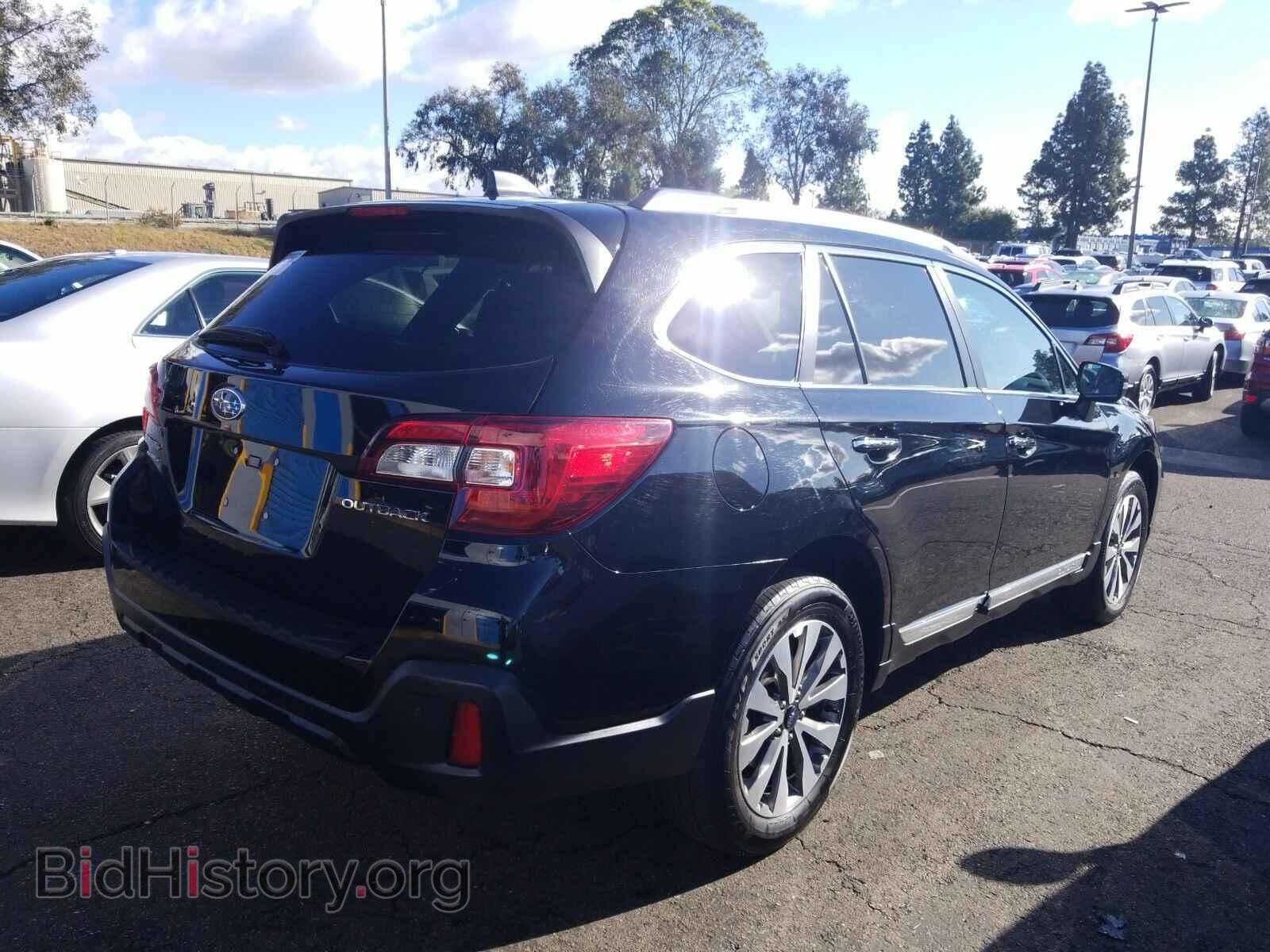 2018 Subaru Outback - VIN: 4S4BSATC8J3342466 - Фото 2