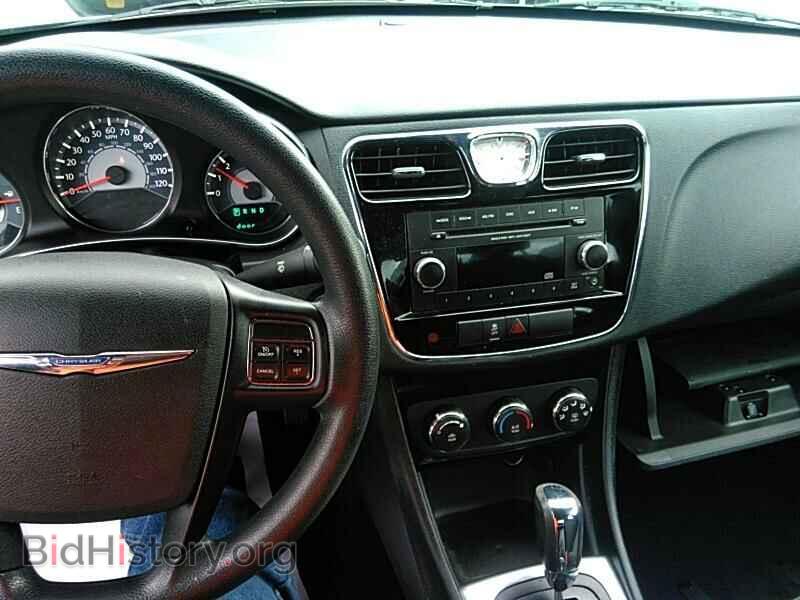 2014 Chrysler 200 - VIN: 1C3CCBABXEN123481 - Фото 4
