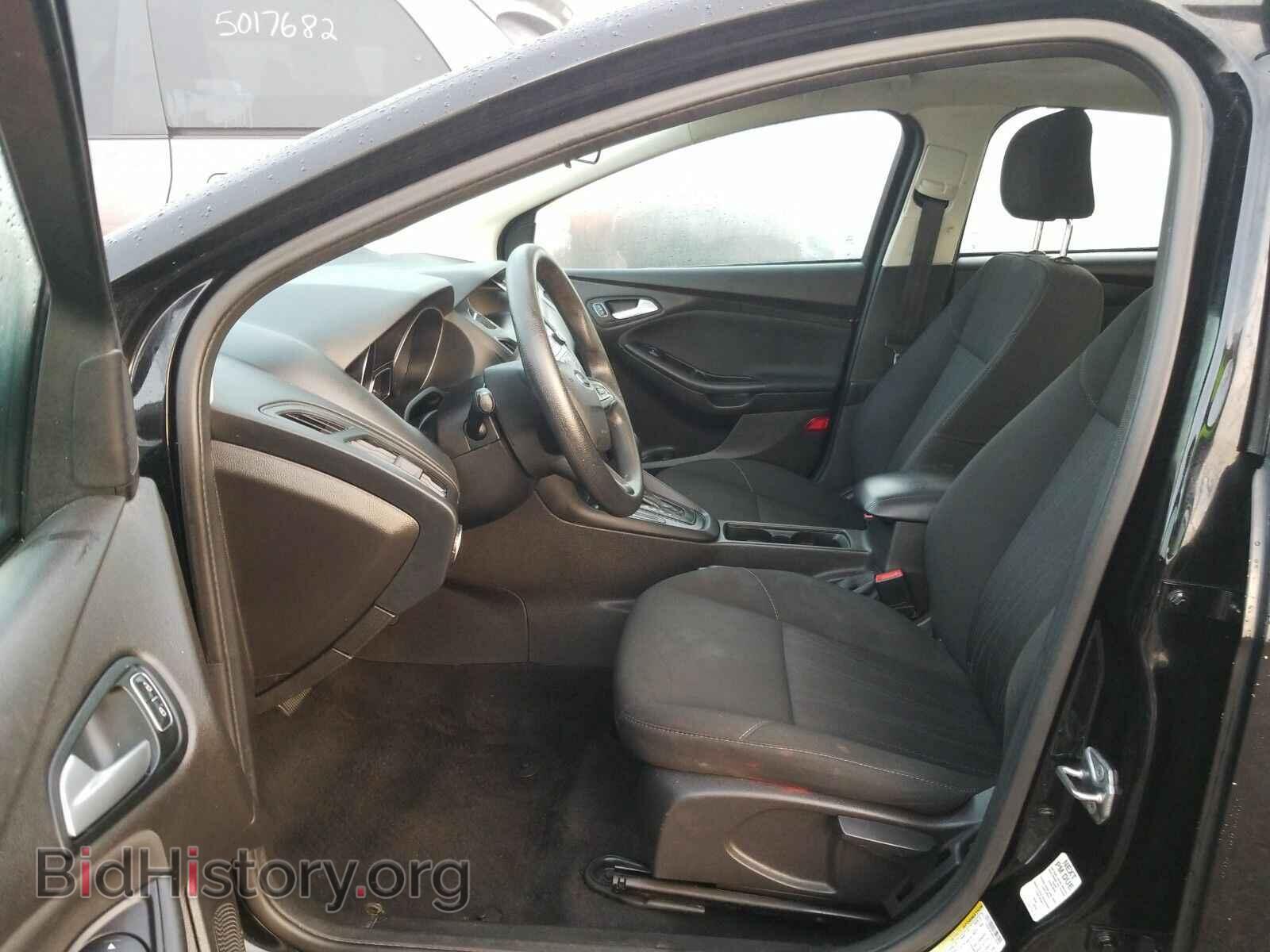 2016 Ford Focus - VIN: 1FADP3K28GL276793 - Фото 3