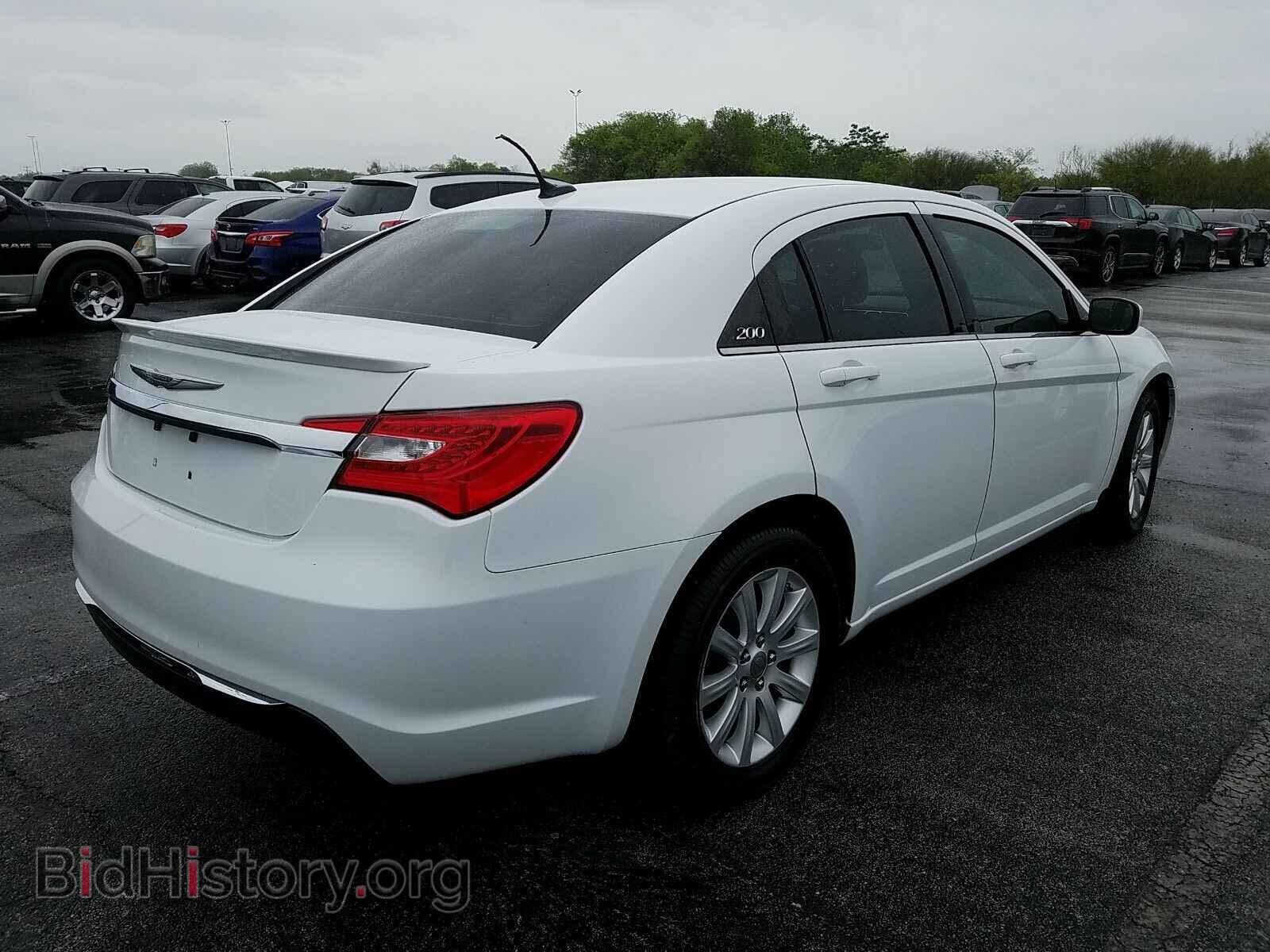 2014 Chrysler 200 - VIN: 1C3CCBBB2EN186265 - Фото 2