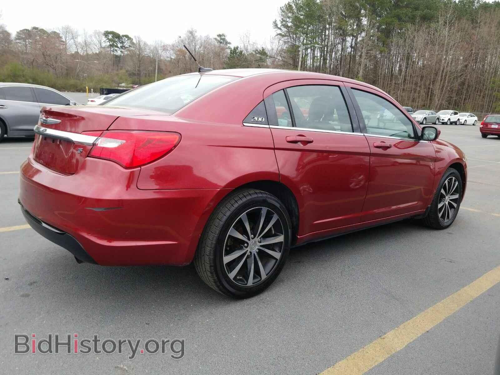 2013 Chrysler 200 - VIN: 1C3CCBBB9DN638212 - Фото 2