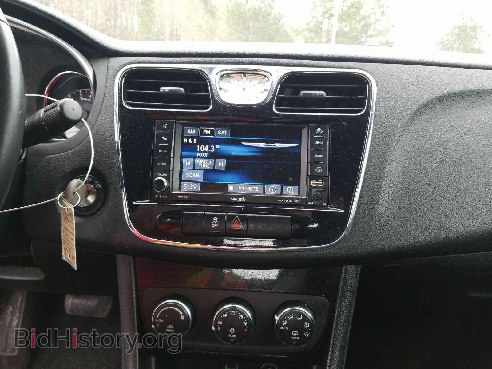 2013 Chrysler 200 - VIN: 1C3CCBBB9DN638212 - Фото 4