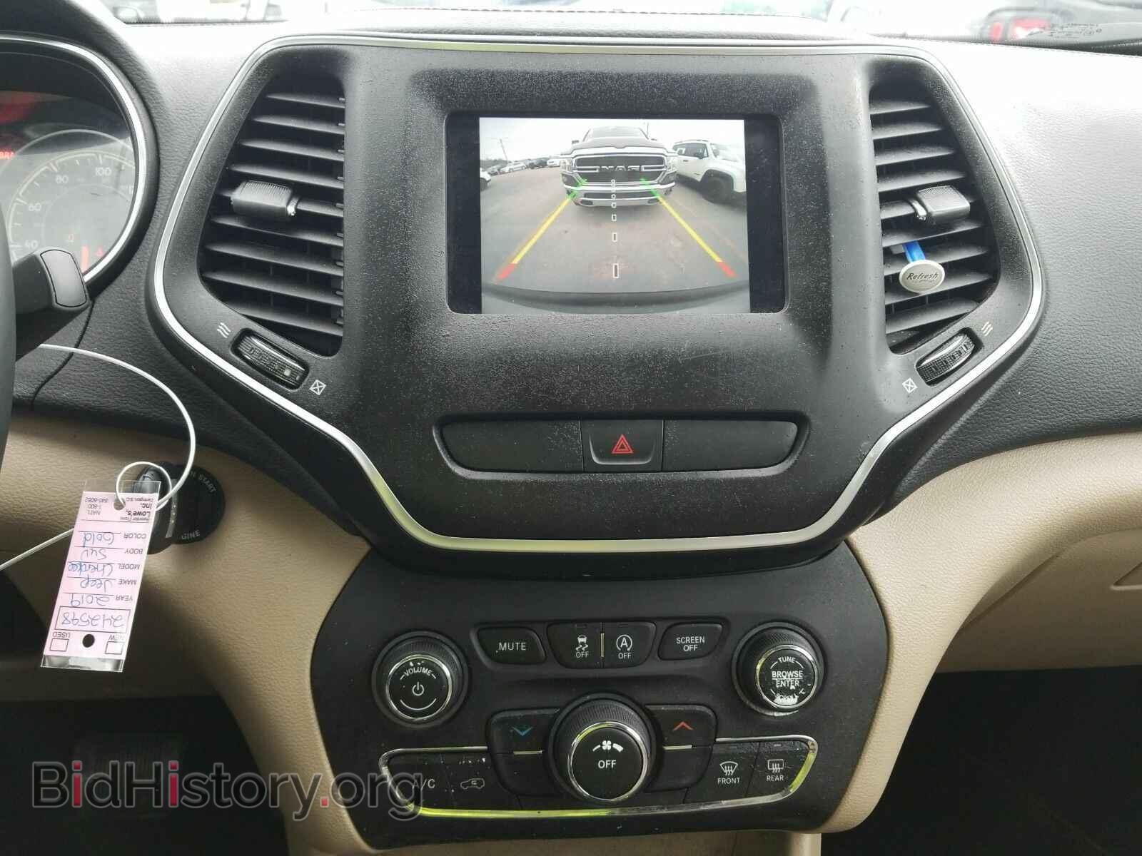 2019 Jeep Cherokee - VIN: 1C4PJLCB2KD242598 - Фото 4