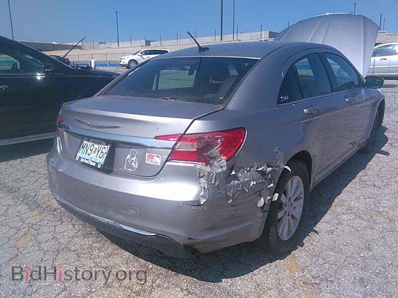 2013 Chrysler 200 - VIN: 1C3CCBBB4DN580820 - Фото 2