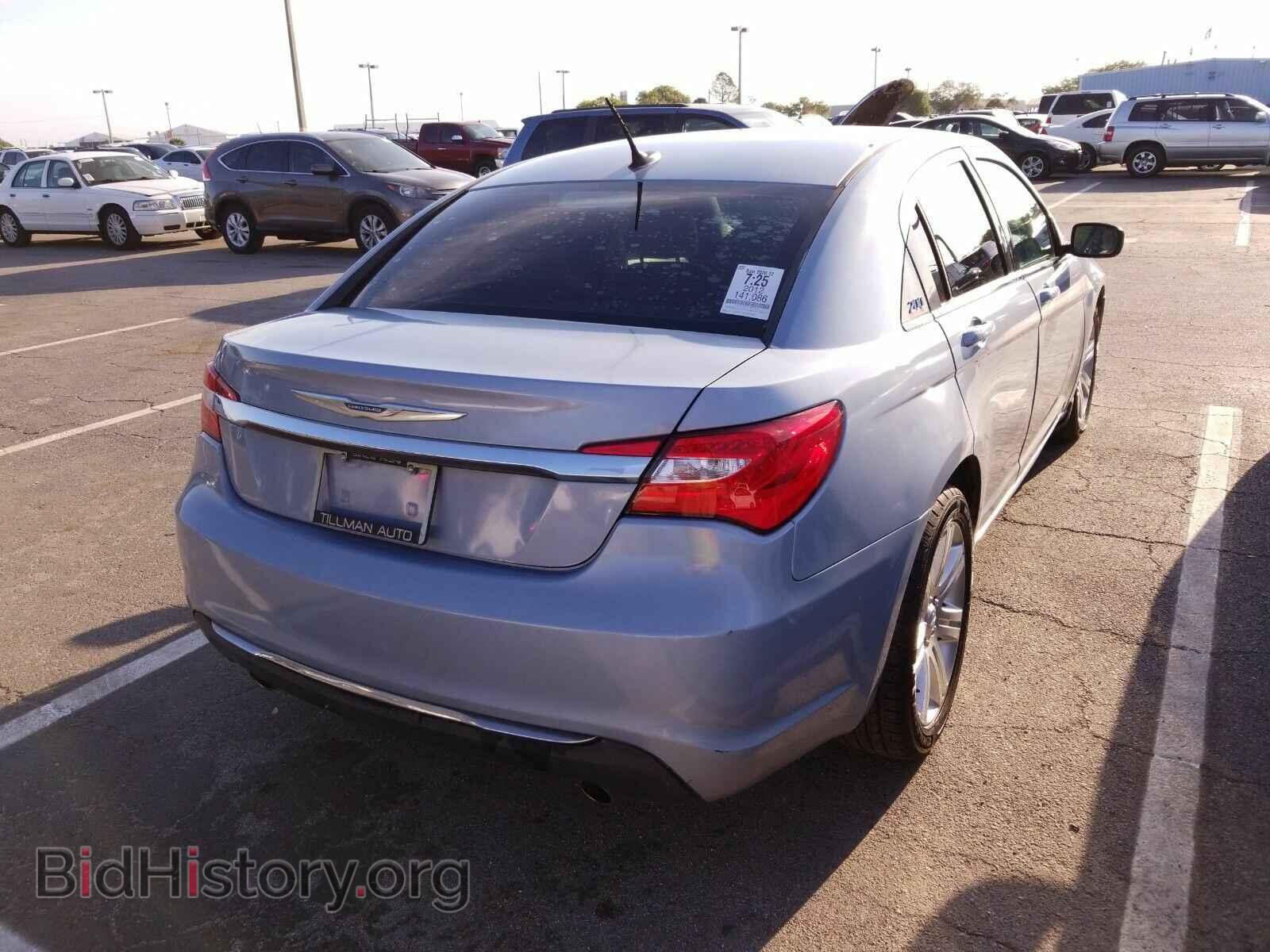 2012 Chrysler 200 - VIN: 1C3CCBBG1CN329179 - Фото 2